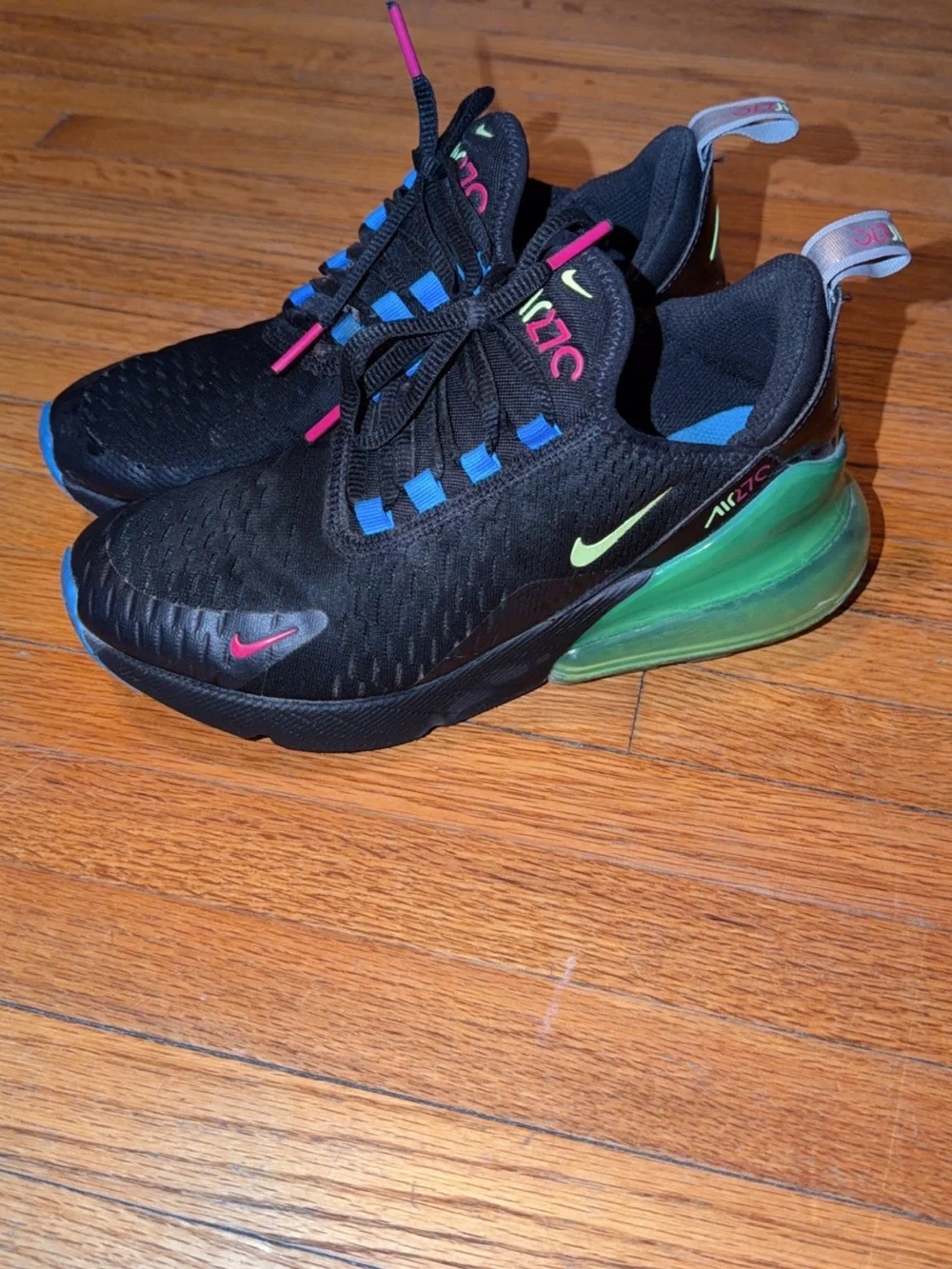 Nike Air Max 270 Boys size 4y